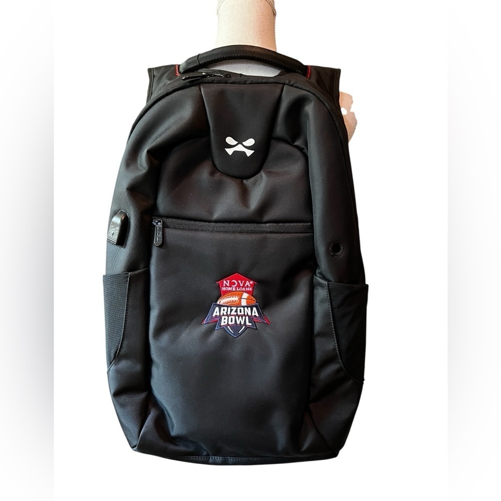 Ghostek NRGbag 2 Black Tech Backpack NWT